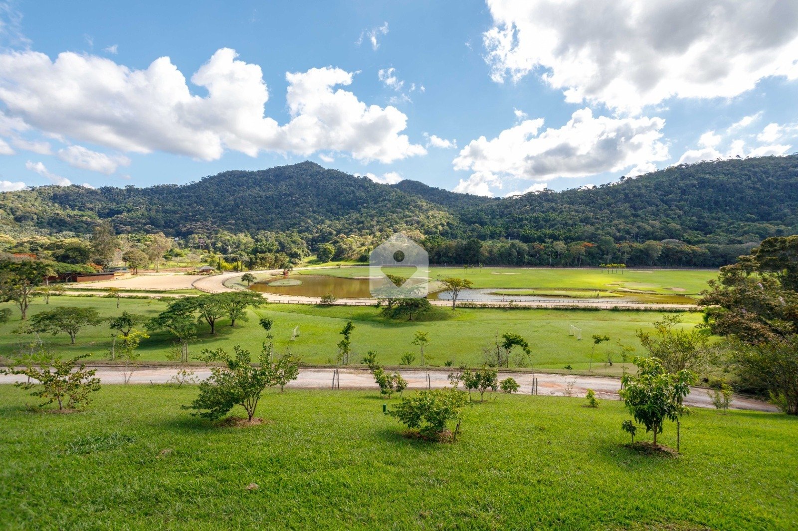 Exclusividade em Pedro do Rio: enorme terreno com beleza natural única