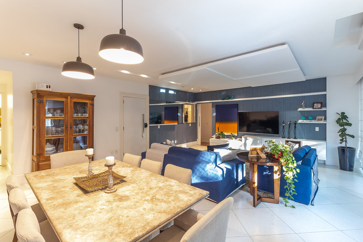 Apartamento na Rua Cupertino Durão, Leblon