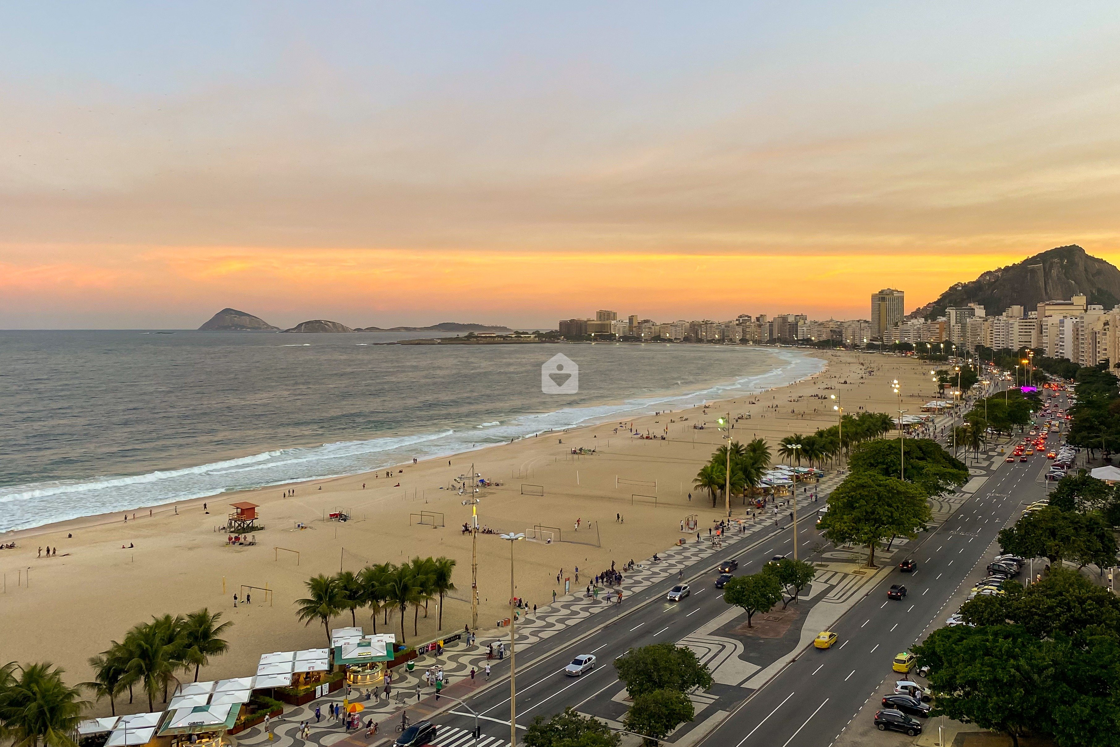 Avenida Atlântica: tudo o que você precisa saber antes de morar na região