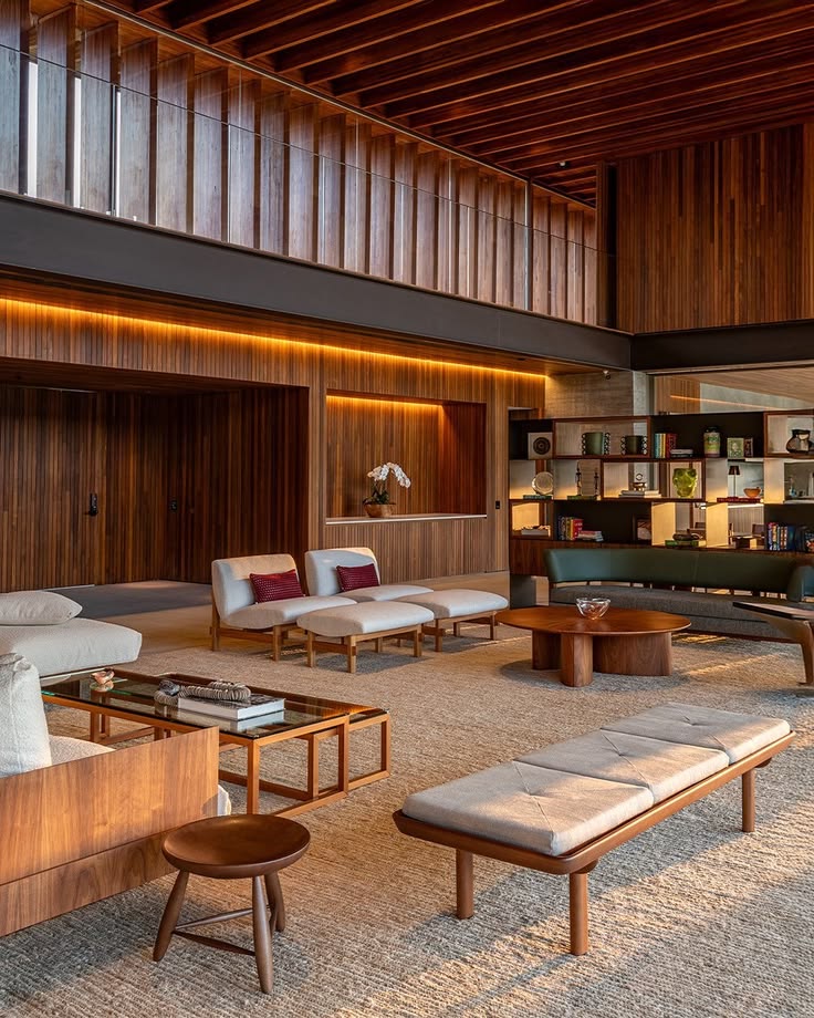 A Nova Vida do Patrimônio: O Retrofit de Luxo e a Arquitetura da Regeneração